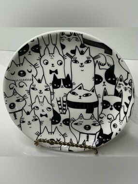 Cat Plate or Cat Dish Dessert Plate Ceramic 5” Kitten Faces White Black NEW